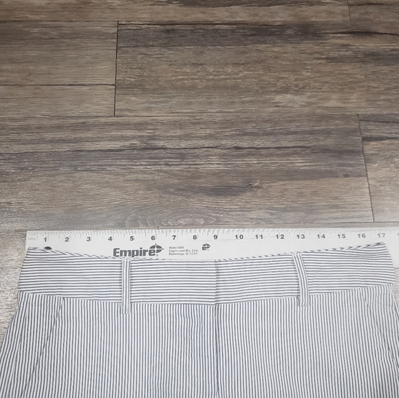 Vince Camuto twill shorts - Picture 7 of 9